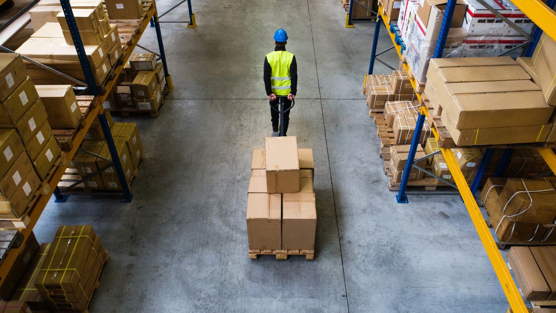 Metodo FIFO: cos’è e quali sono i vantaggi del “First In, First Out”